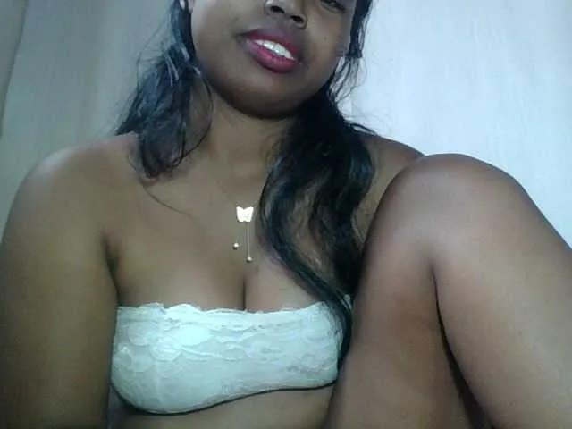 Live sex webcam photo for Miarizou #292762351