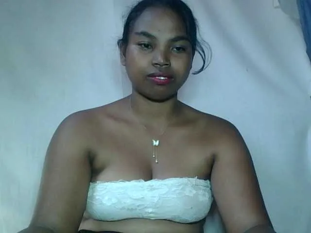 Live sex webcam photo for Miarizou #292807247