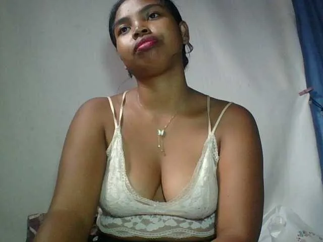Live sex webcam photo for Miarizou #293010309