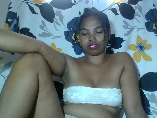 Live sex webcam photo for Miarizou #293078267