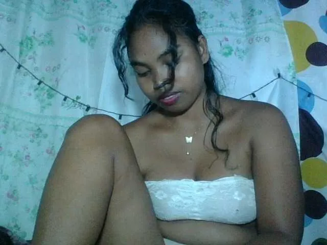 Live sex webcam photo for Miarizou #293087534