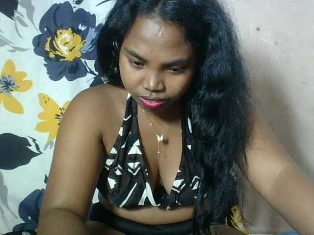 Live sex webcam photo for Miarizou #293372619