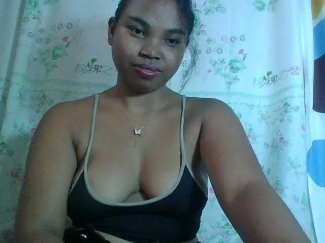 Live sex webcam photo for Miarizou #293405270