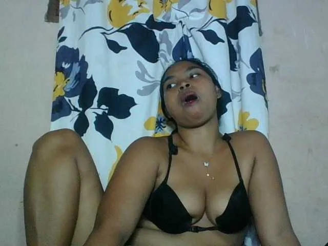 Live sex webcam photo for Miarizou #293437284