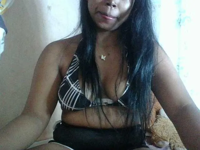 Live sex webcam photo for Miarizou #293530984