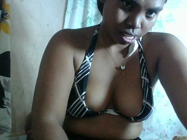 Live sex webcam photo for Miarizou #293549905