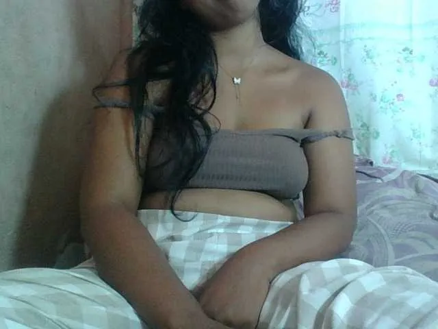 Live sex webcam photo for Miarizou #293647243