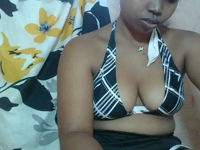 Live sex webcam photo for Miarizou #293667792