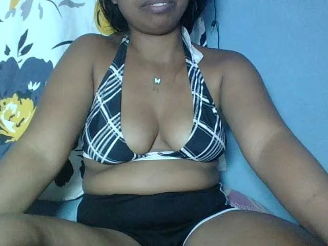 Live sex webcam photo for Miarizou #293753379