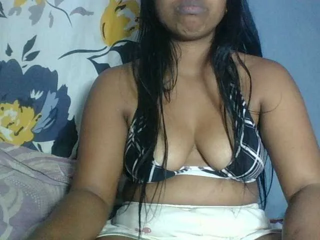 Live sex webcam photo for Miarizou #293895159