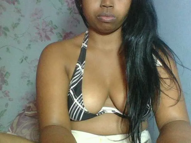 Live sex webcam photo for Miarizou #293896285