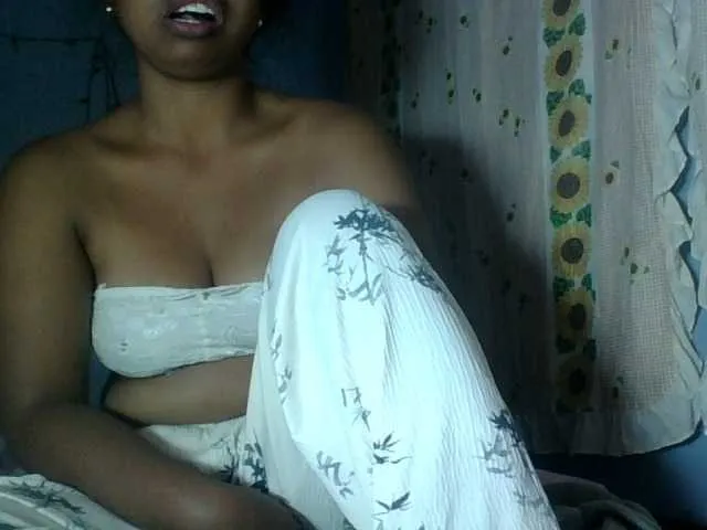 Live sex webcam photo for Miarizou #293913239