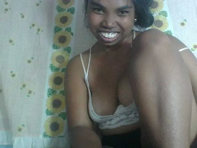 Live sex webcam photo for Miarizou #293931714