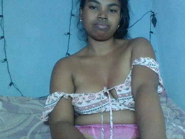 Live sex webcam photo for Miarizou #293951396