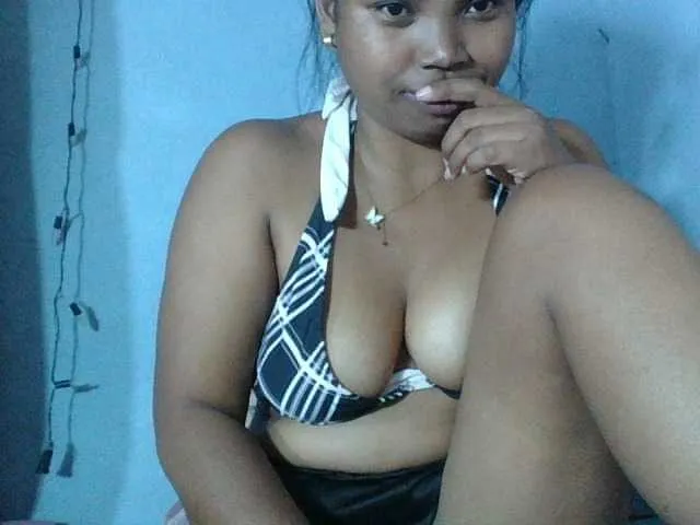 Live sex webcam photo for Miarizou #293984048