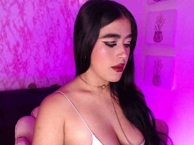 Live sex webcam photo for Miasantos #278085713