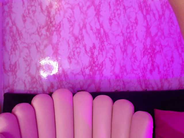 Live sex webcam photo for Miasantos #280115272