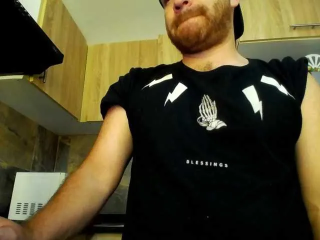 Live sex webcam photo for MichaCosio #276902869