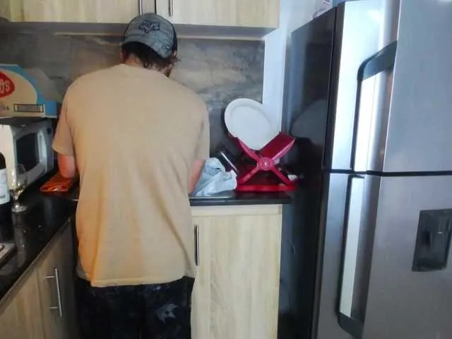 Live sex webcam photo for MichaCosio #276983174