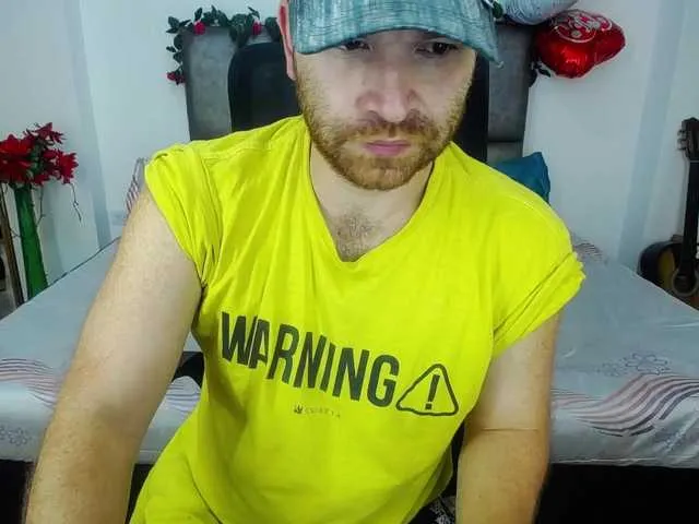 Live sex webcam photo for MichaCosio #277410761