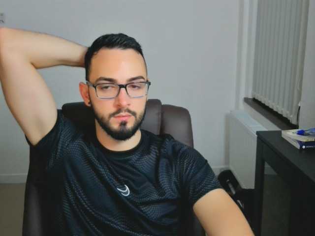 Live sex webcam photo for MichaelJake #276642564