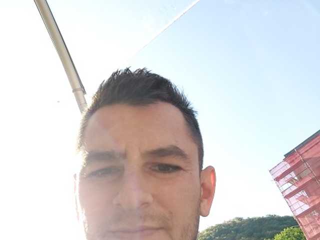 Live sex webcam photo for MichaelRagnar #276522062