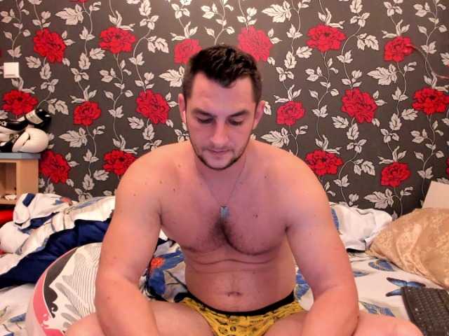 Live sex webcam photo for MichaelRagnar #276580657