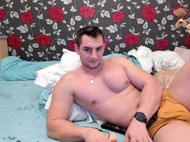 Live sex webcam photo for MichaelRagnar #276803747