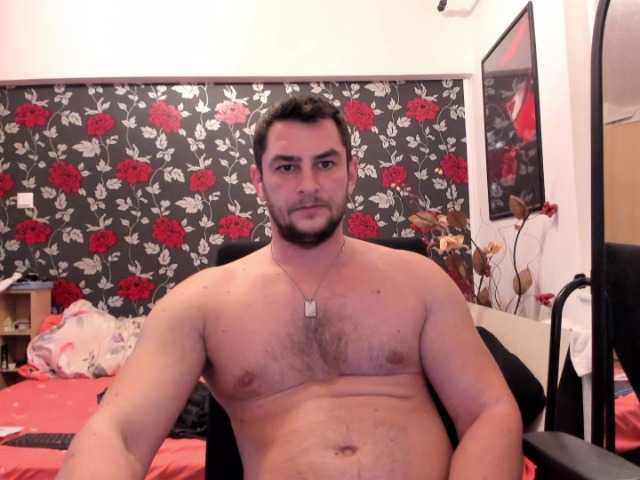 Live sex webcam photo for MichaelRagnar #277093180