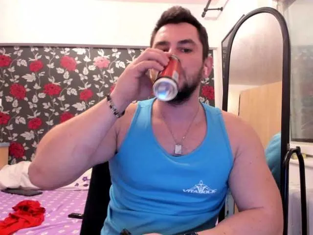 Live sex webcam photo for MichaelRagnar #277126223