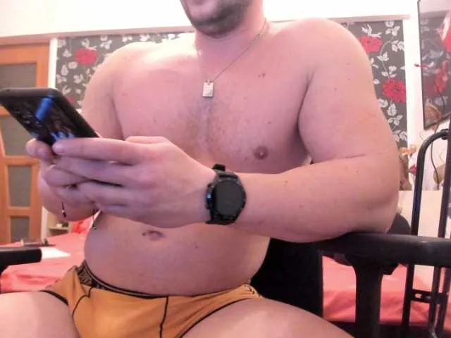 Live sex webcam photo for MichaelRagnar #277294395