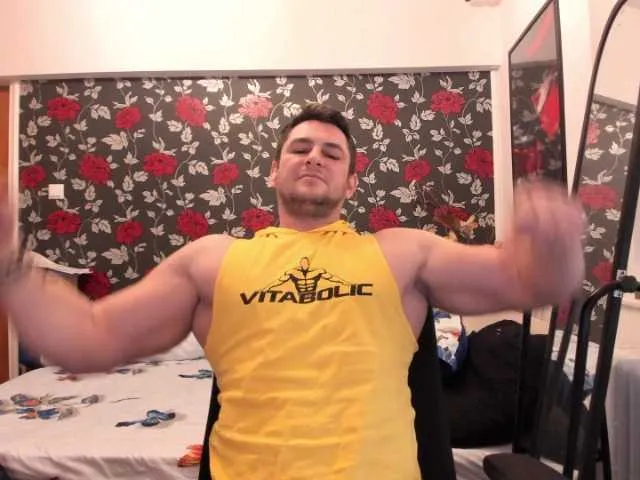 Live sex webcam photo for MichaelRagnar #277400175