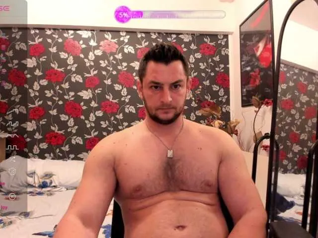 Live sex webcam photo for MichaelRagnar #277632908