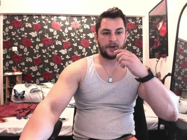 Live sex webcam photo for MichaelRagnar #277703815