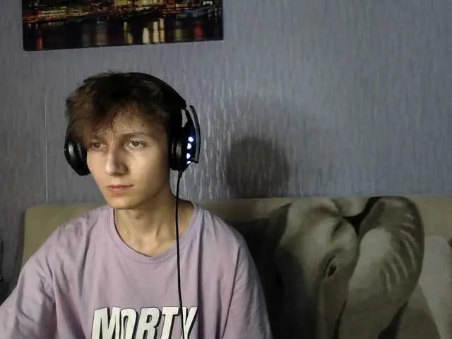 Live sex webcam photo for MichaelShine #275965850