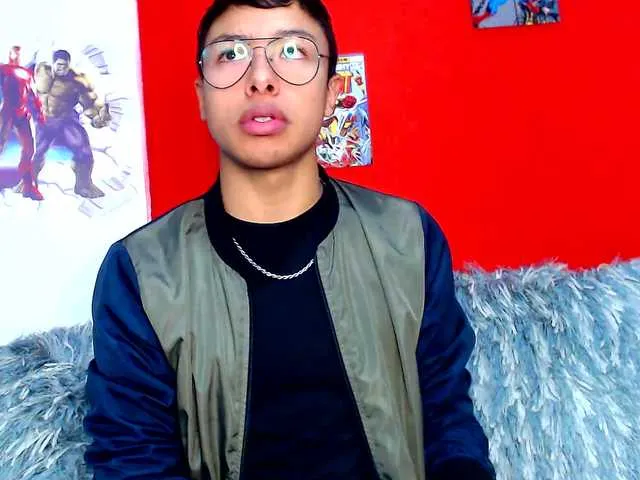 Live sex webcam photo for MichaelStones #273232475