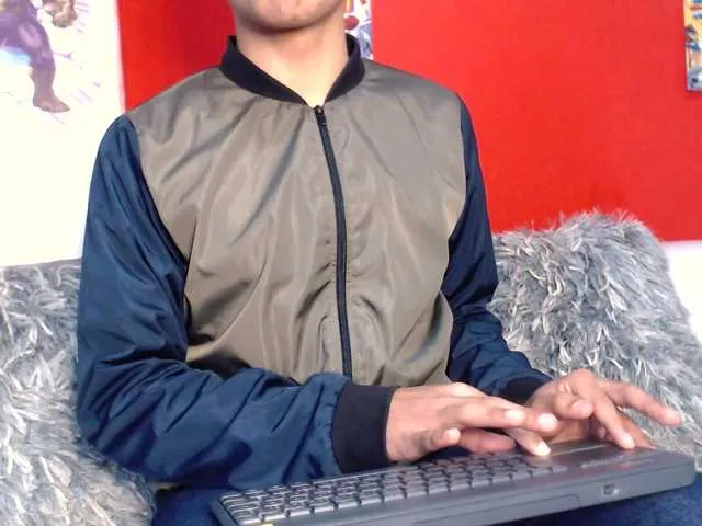 Live sex webcam photo for MichaelStones #273271865