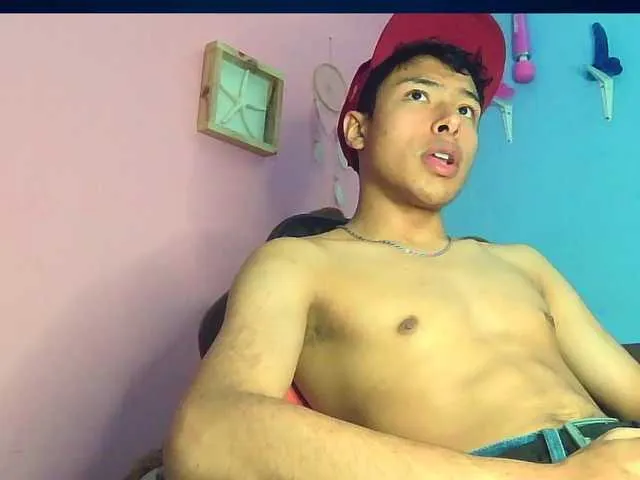 Live sex webcam photo for MichaelStones #273383789