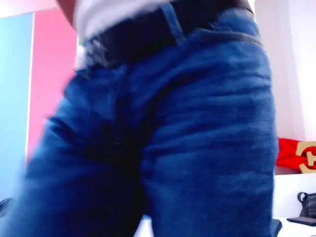 Live sex webcam photo for MichaelStones #273923615