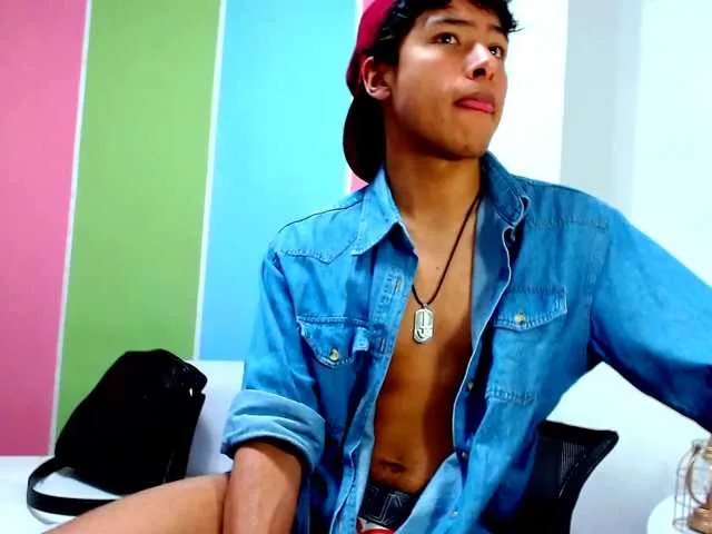 Live sex webcam photo for MichaelStones #274118512