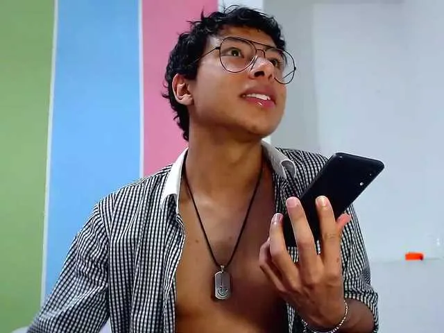 Live sex webcam photo for MichaelStones #274129120