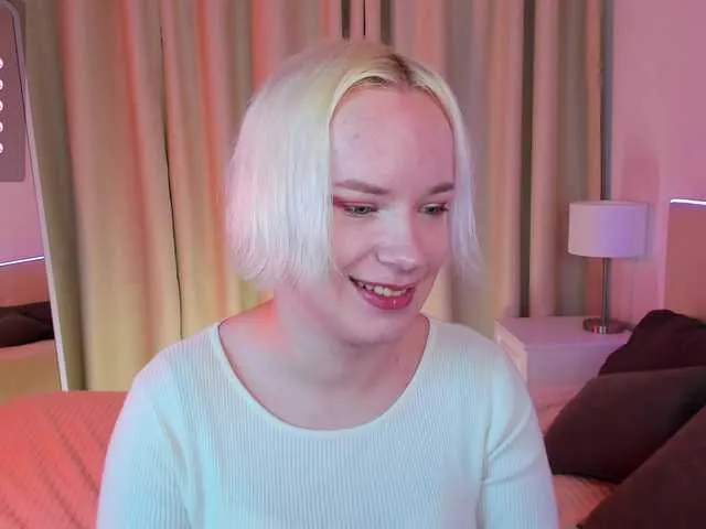 Live sex webcam photo for MichaelSwans #290413225