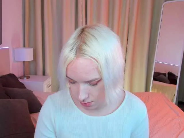 Live sex webcam photo for MichaelSwans #290414621