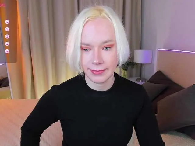 Live sex webcam photo for MichaelSwans #290540278