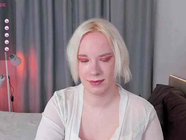 Live sex webcam photo for MichaelSwans #290764632