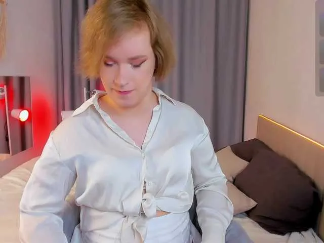 Live sex webcam photo for MichaelSwans #291356724