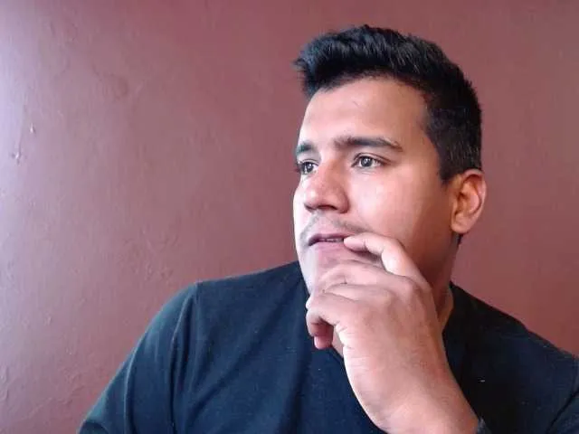 Live sex webcam photo for MichaelXoXo #276440823