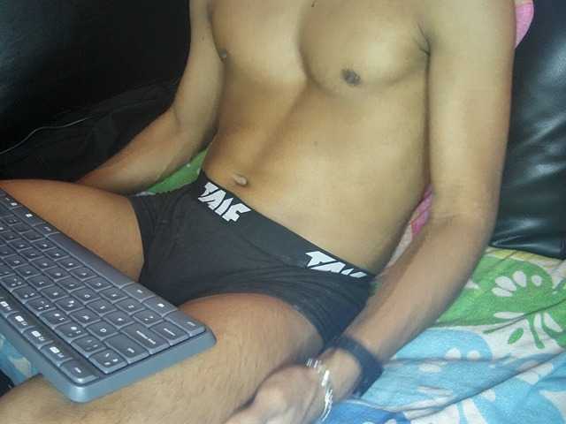 Live sex webcam photo for Michaelhotbbc #278168979