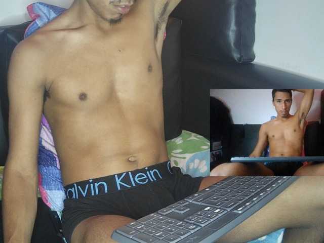 Live sex webcam photo for Michaelhotbbc #278192497