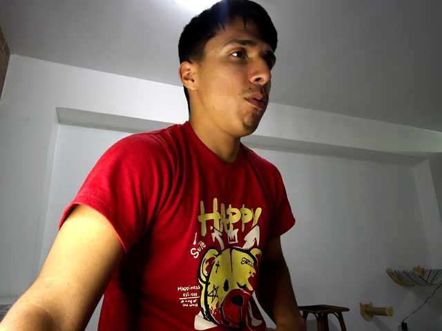 Live sex webcam photo for Michaelhotbbc #290645688